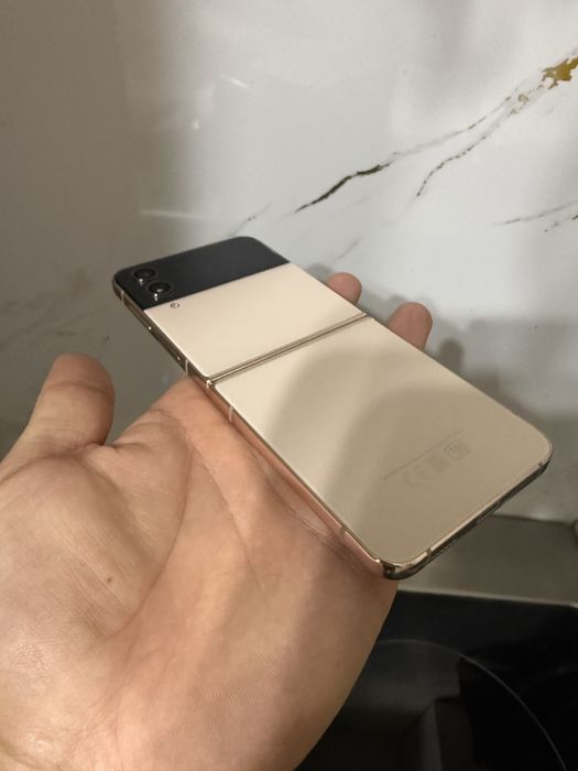 Продам Samsung Flip 4 128гб