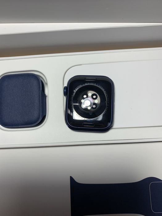 Apple Watch Series 6 40 мм
