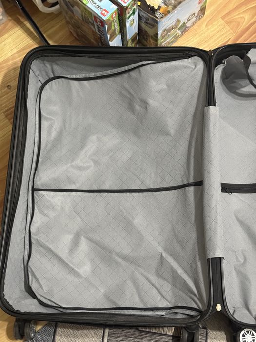 Продаю чемодан