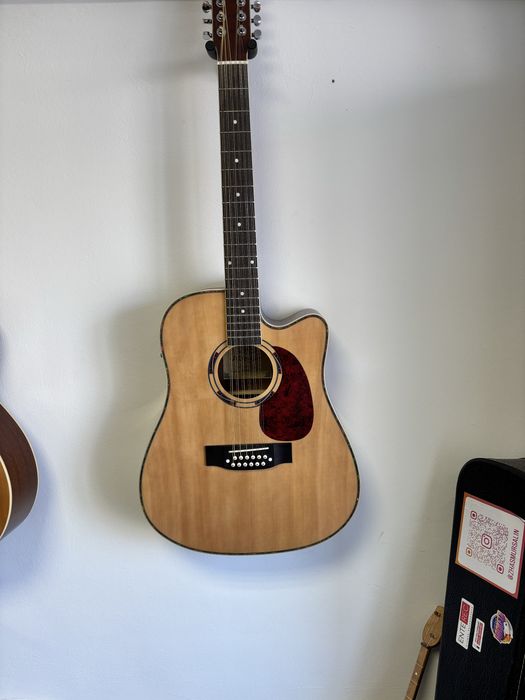 Гитара 12 струнная