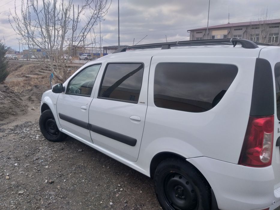 Lada largus universal