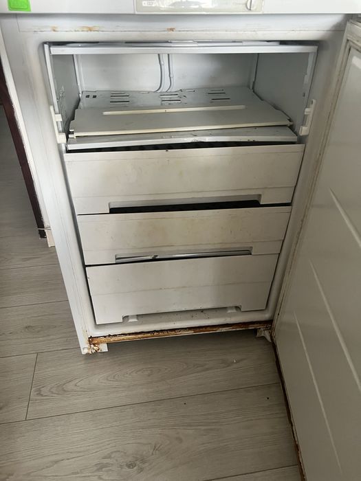 Продам морозильник
