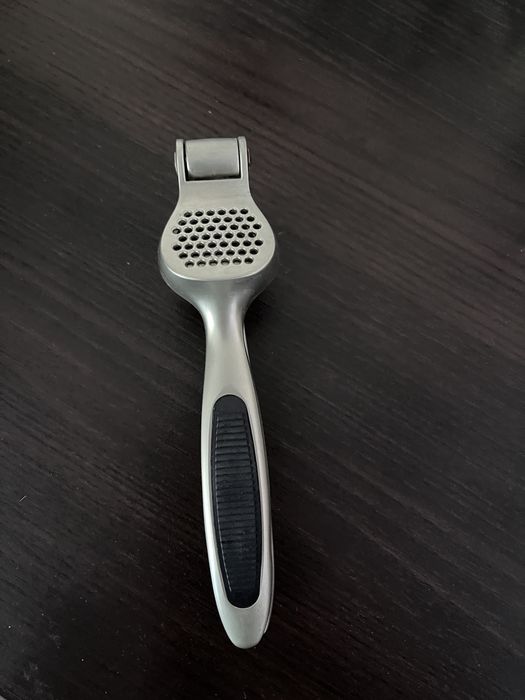 Продам чеснокодавку