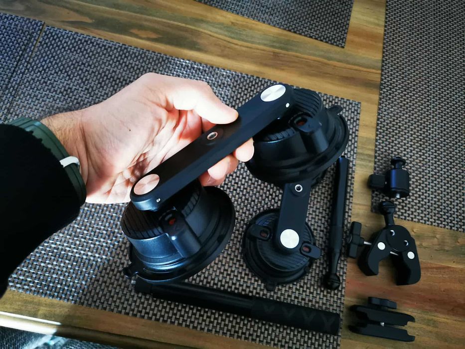 Set sistem prindere masina cu ventuze + stick camera actiune Insta360