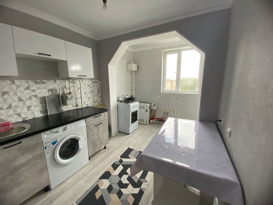 Квартира посуточно 1мкр 4д