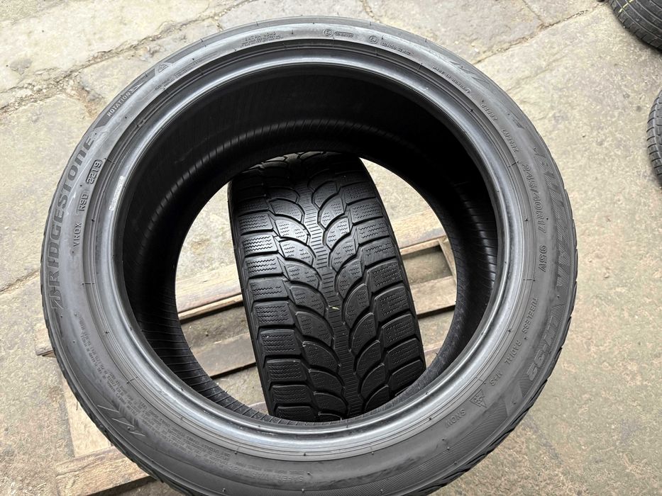 # 2x Anvelope Iarna 245/40 R17 - Bridgestone Blizzak LM 32