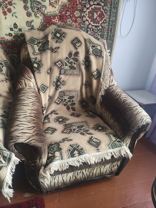 Продам мебель, ковры, хрусталь