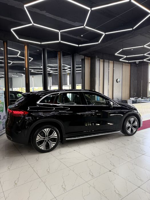 Mersedec eqe 500,  4 matic  krasover suv kuziv full