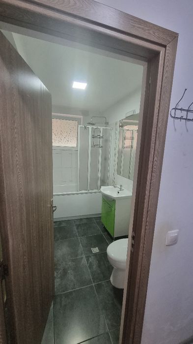 Dau in chirie apartament 3 camere