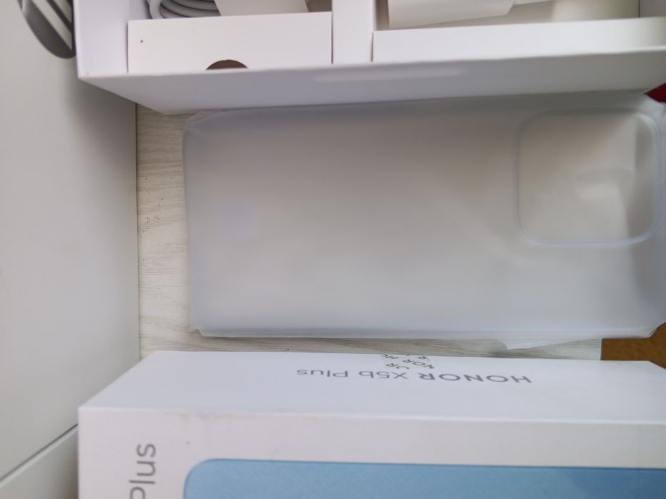 Продам телефон "HONOR"