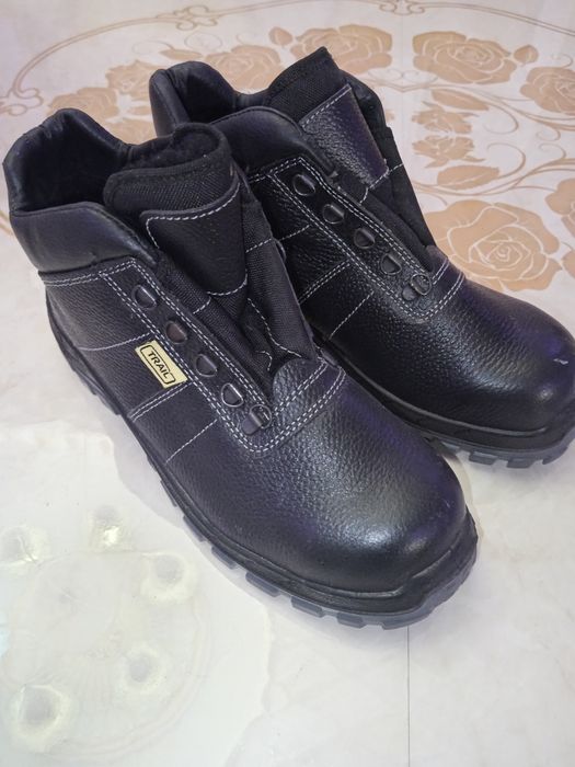 Обувь мужской кожаный зимний 42 размер