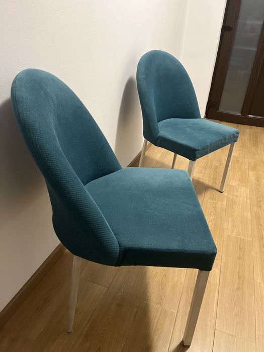 Doua scaune turcoaz