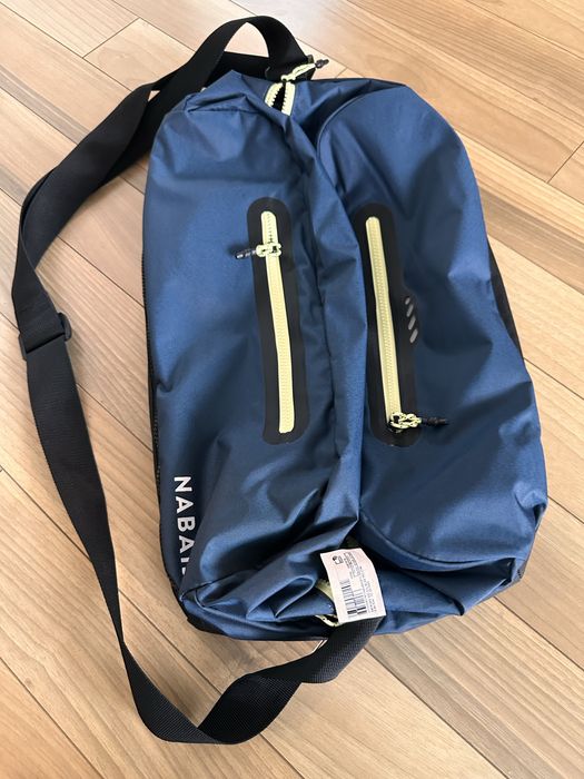 DECATHLON САК ЗА ПЛУВНА ЕКИПИРОВКА DUFFLE 27 Л, С 3 ОТДЕЛЕНИЯ, СИНЬО/ЧЕРНО