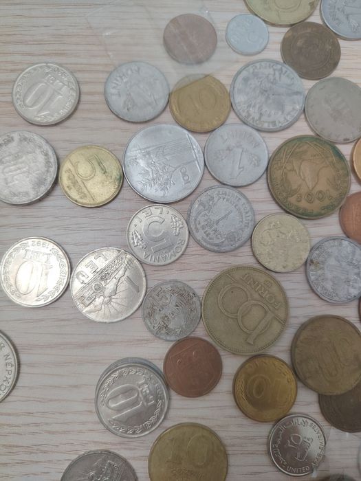 Lot de 108 monede + 2 bancnote