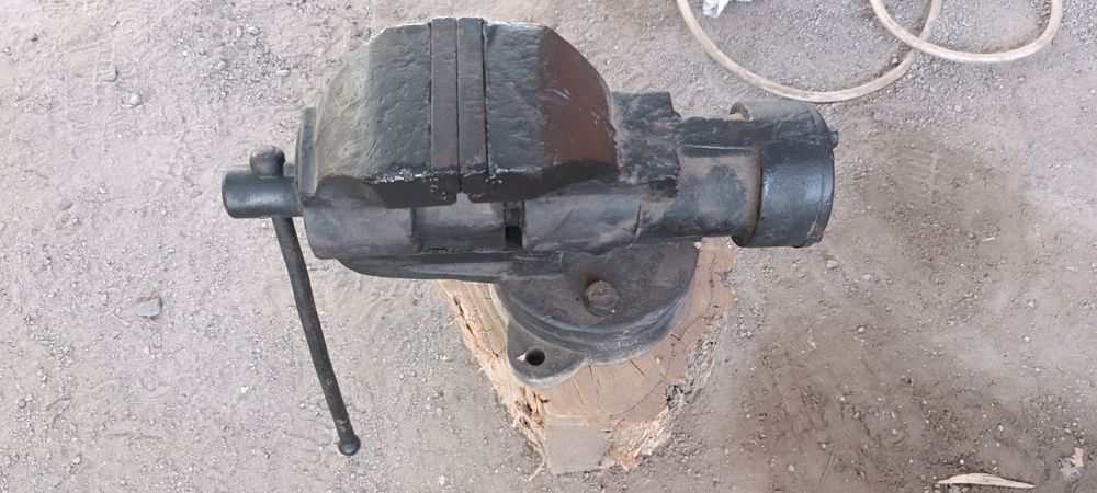 Тиски советские.