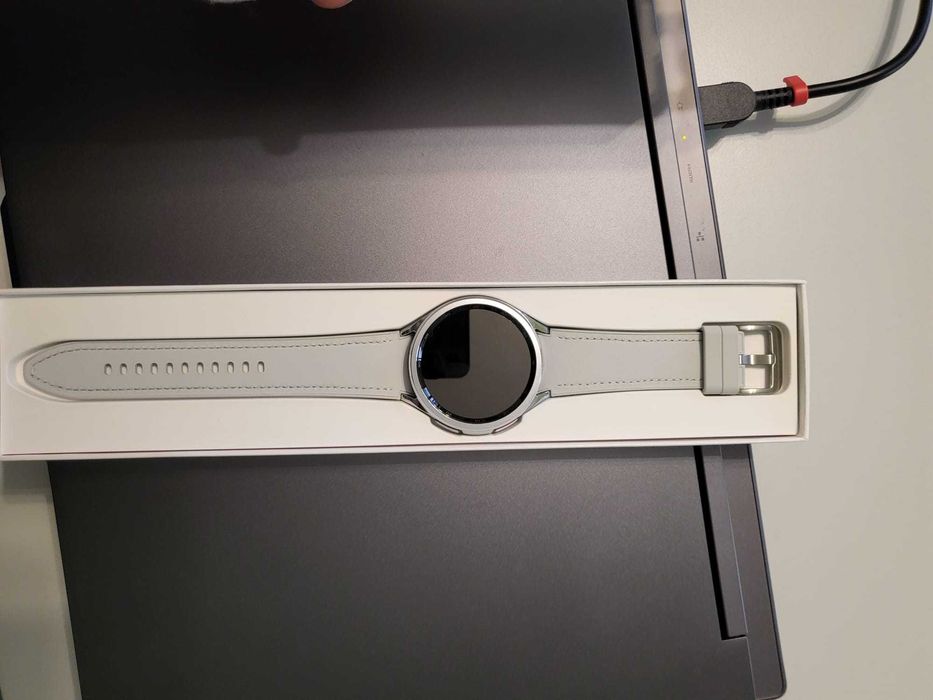 Samsung Galaxy Watch6 Classic 47 mm nou