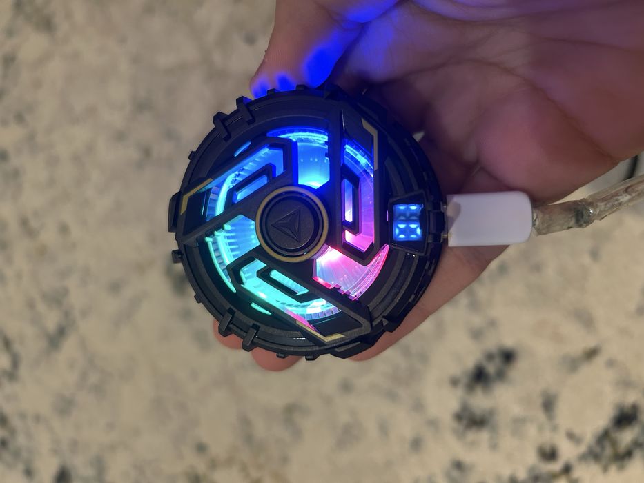 Продам игровой кулер для телефона