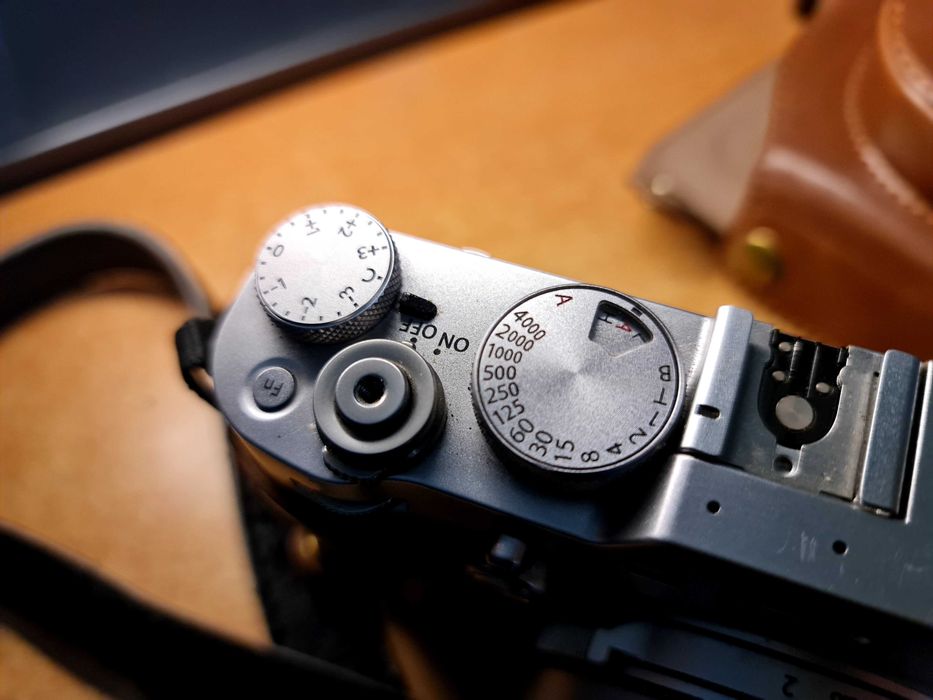 Шалом! Продам Fujifilm X100F+чехол