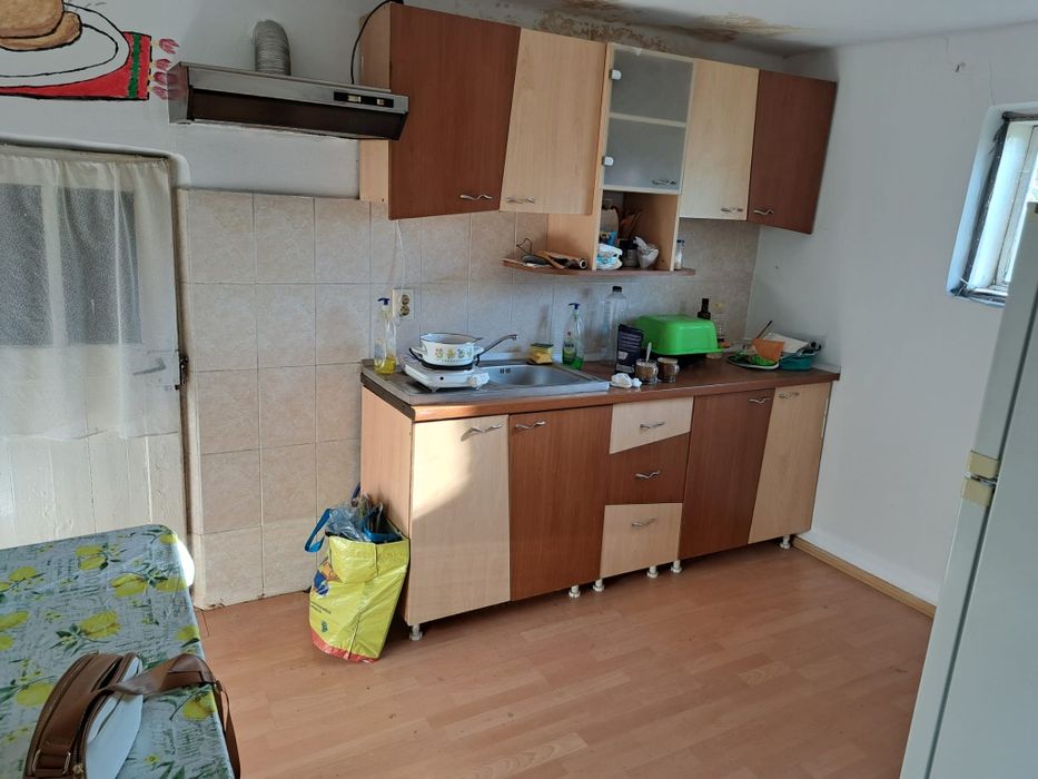 Teren cu casă de vânzare  în com Traian,  jud Braila , 103 mp, teren 1330 mp, apa și curent, baie în casa