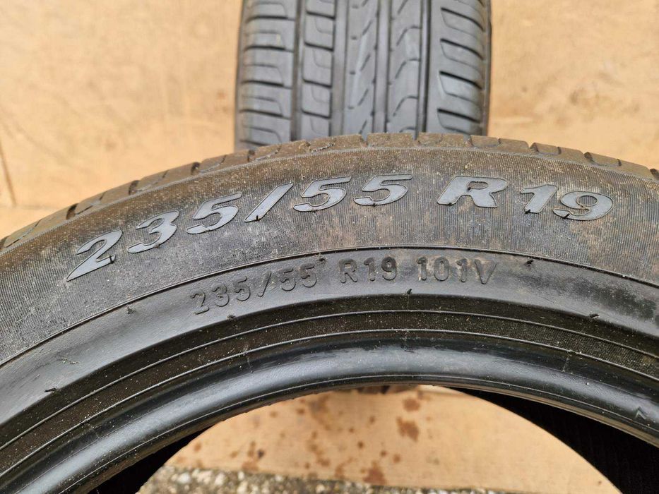 2 Pirelli R19 235/55 Летни гуми  DOT2221