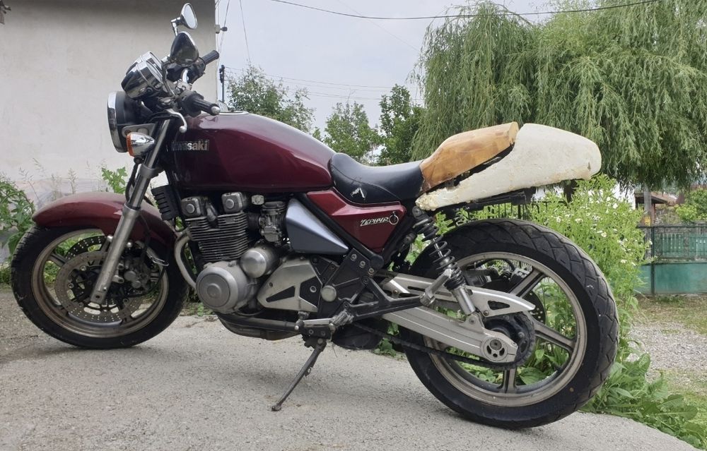 Kawasaki Zephyr 550 proiect cafe racer