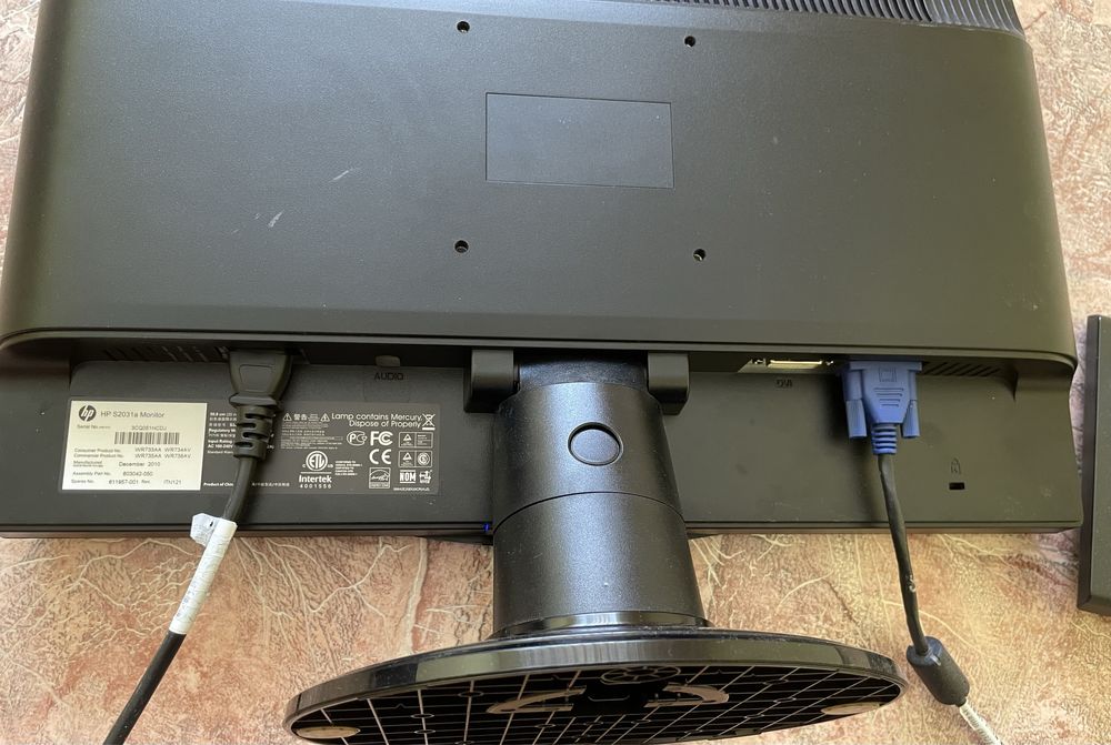 Монитор с клавиатурой.