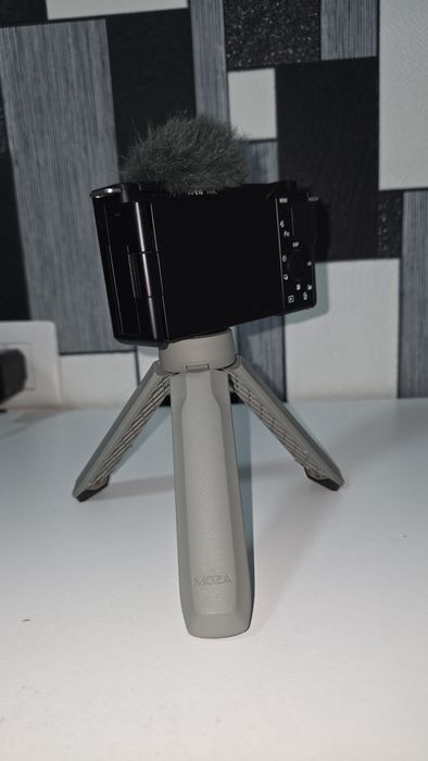 Sony ZV-E10 + Sigma 16mm f/1.4 + TTArtisan 35mm f/1.