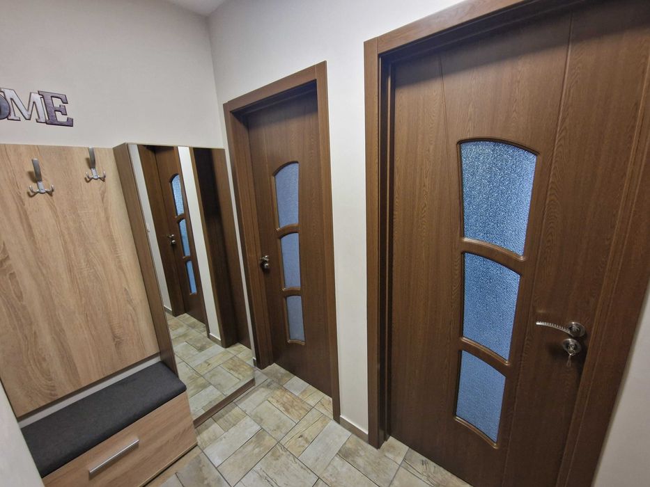 Тристаен апартамент за продажба в широк център до болница „Пулс“