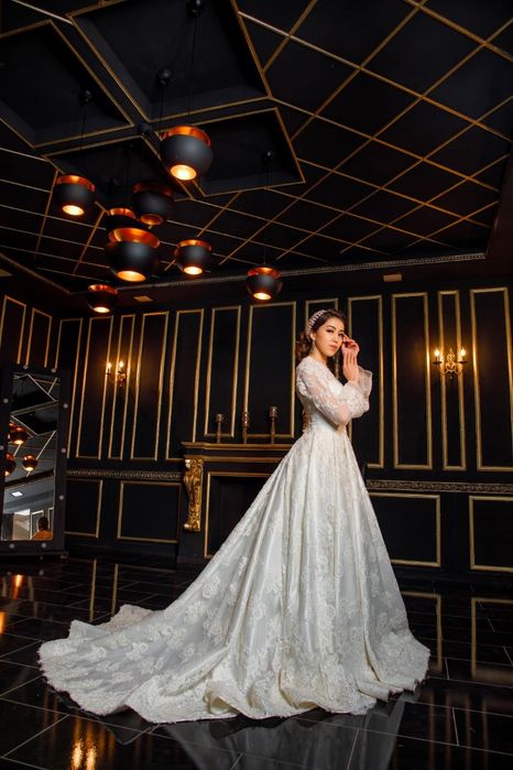 Tayyot biznes sotiladi. Tõy va oqshom liboslari