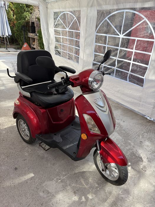 Scuter electric cu 3 roți ZTECH – roșu, stare foarte bună