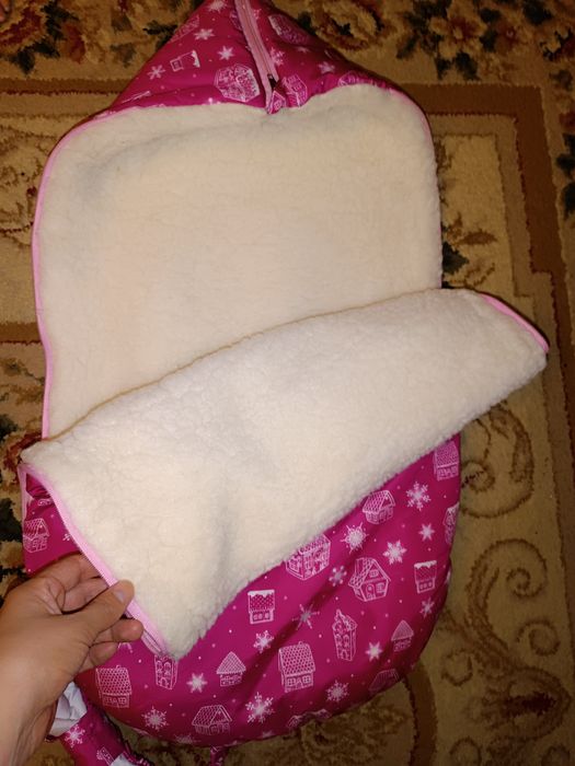Продам конверт на овчине для девочки