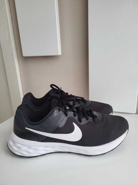 Дамски маратонки Nike 38.5 номер