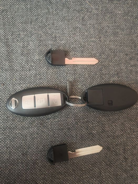 Ключ оригинален Нисан лийф