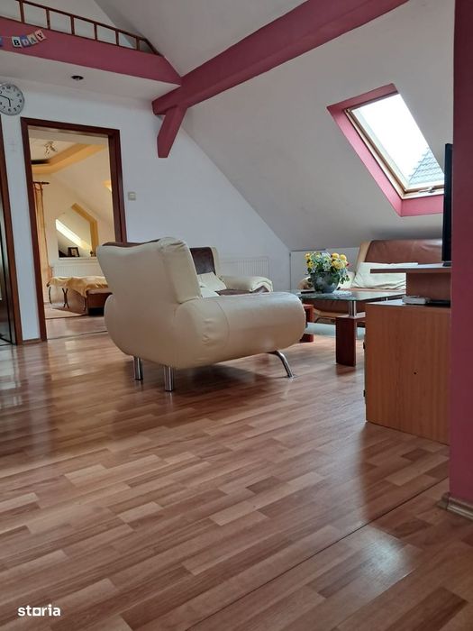 Apartament la casa de inchiriat