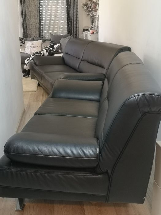 2 canapele din piele sintetică în stare foarte bună, pentru birouri, l