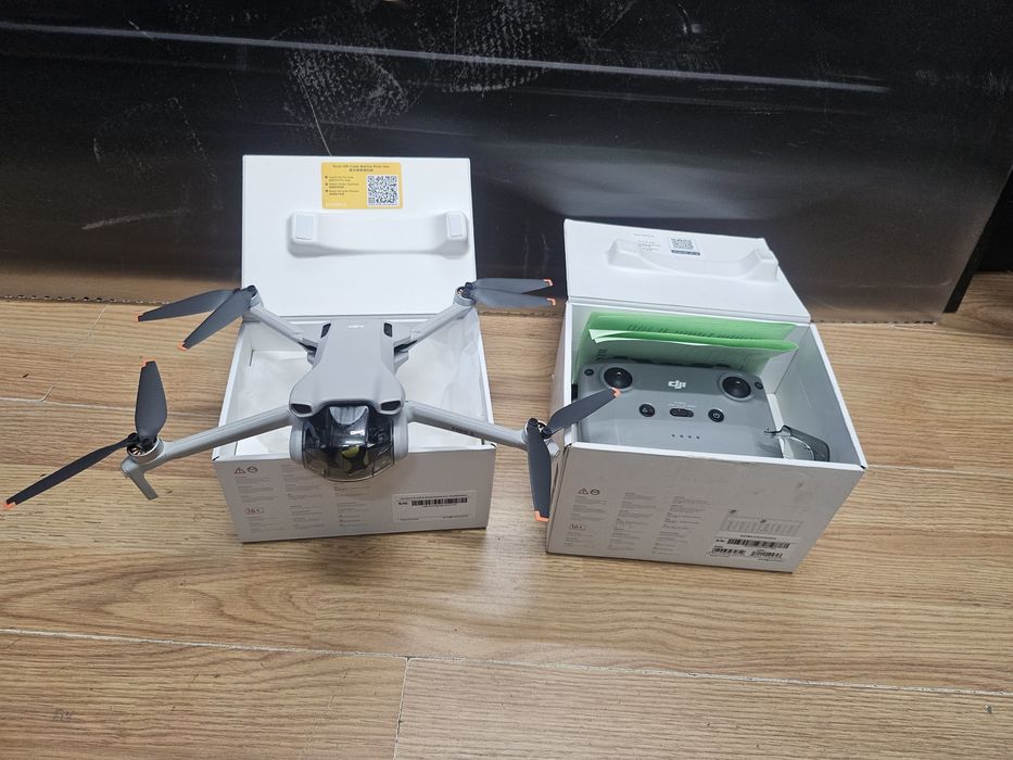 Vand Drona Dji Mini 3 noua cu garanție Dji Care