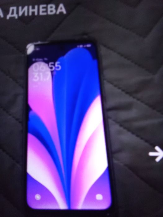 Продавам смартфон redmi 13 100 евро