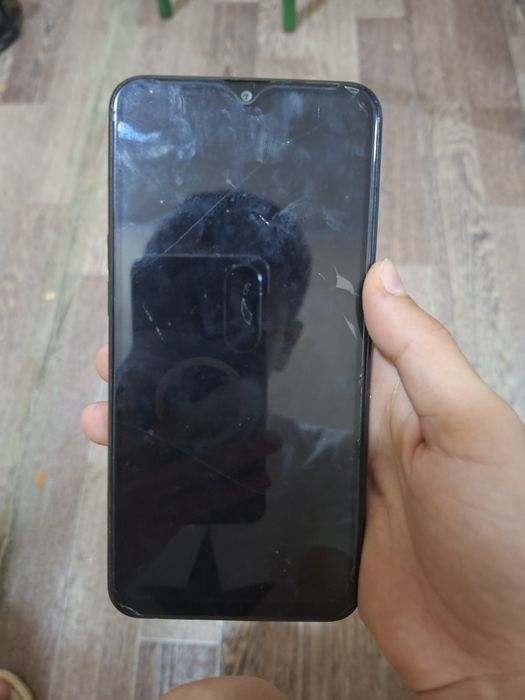 Samsung galaxy A10s holati yaxshi