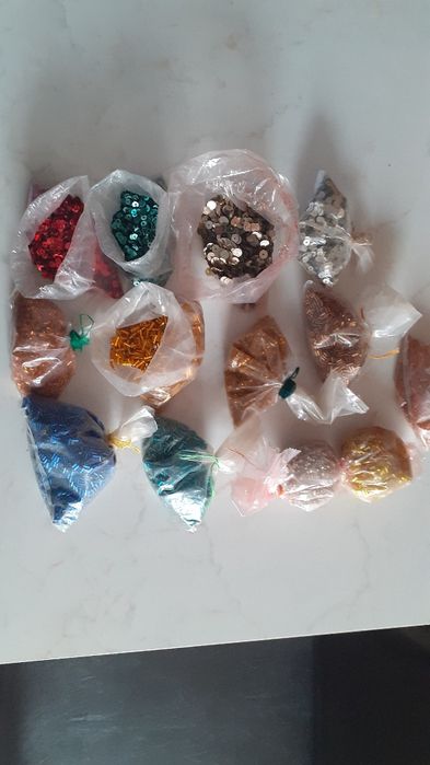 Costum popular vechi de peste 100 de ani