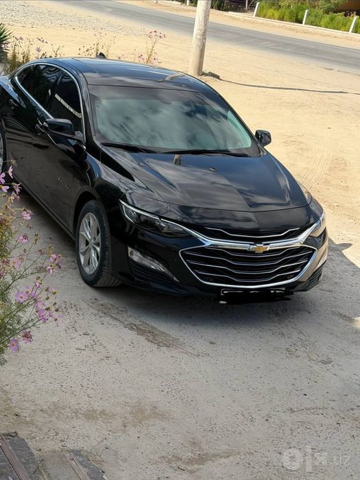 Malibu 2  turbo benzinda yangi moshina