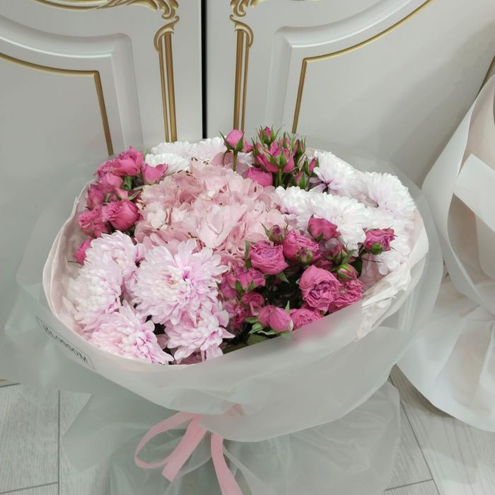 Гүлдер сатылады.