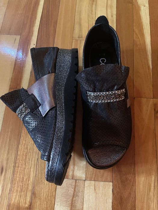 Обувки от естествена кожа с камъни