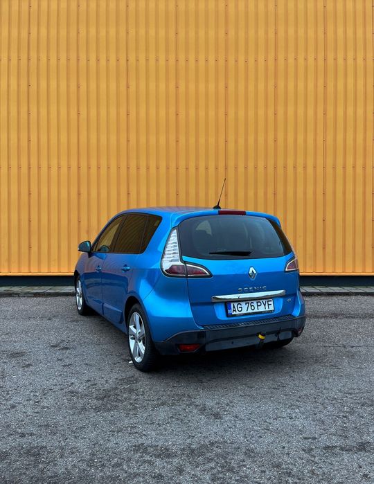 Vând Renault scenic  3