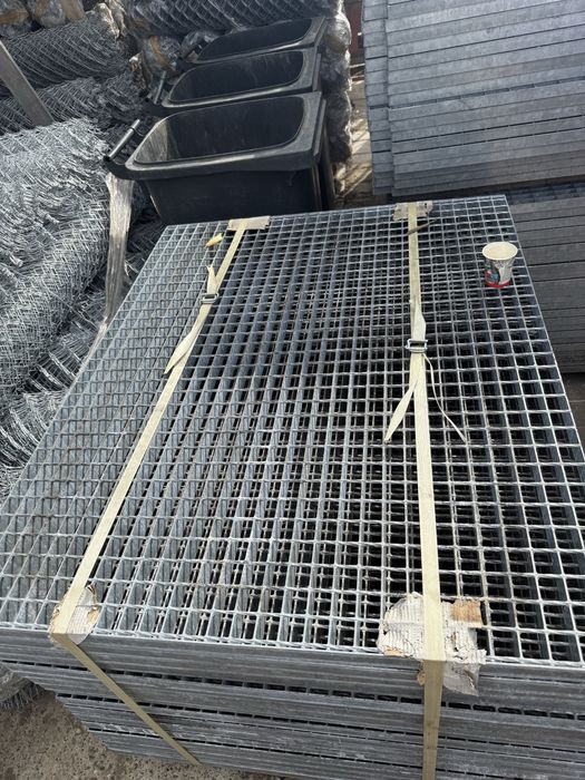 Trepte si gratre zincate super pret