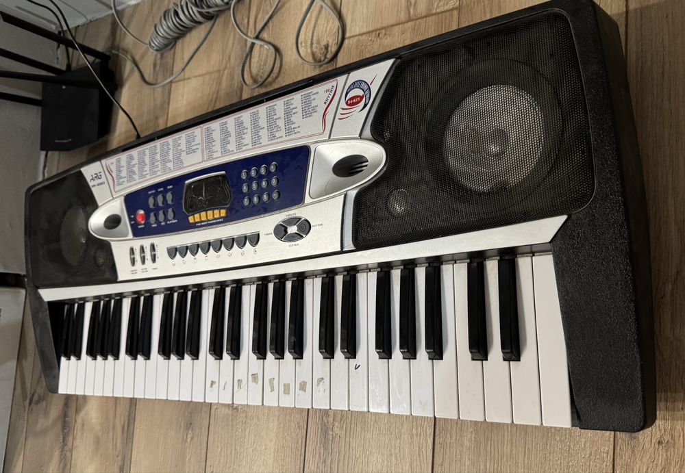 Синтезатор музыкальный