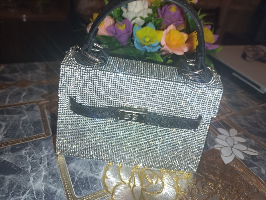 Свадебная,вечерняя сумочка с камнями как Сваровски