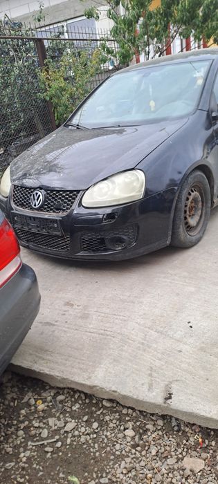 Dezmembrez vw Golf 5 1.6 bse motorul se da cu cutie 5 trepte