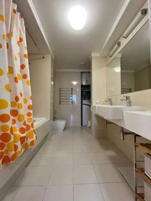 Дава се под наем Двустаен апартамент в София, Център - 66 кв.м за 408 € - Снимка #2