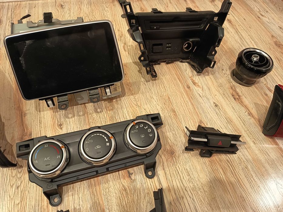 Mazda CX3 части за интериор