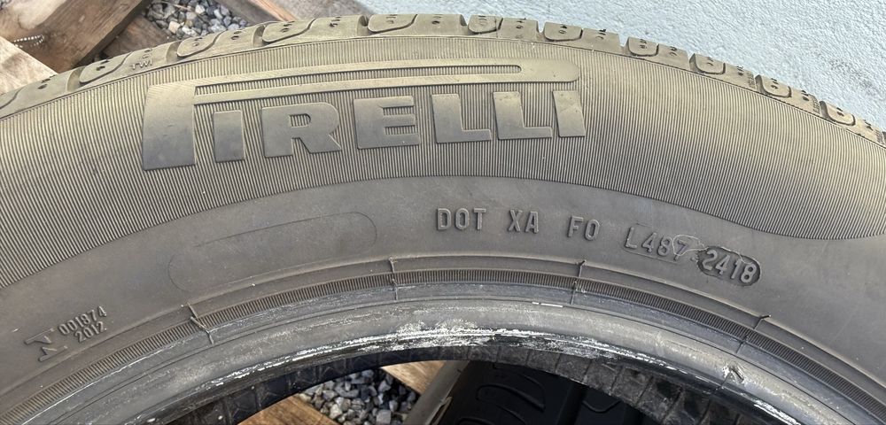 2бр 205/60/16 на 7мм с 18дот Пирели